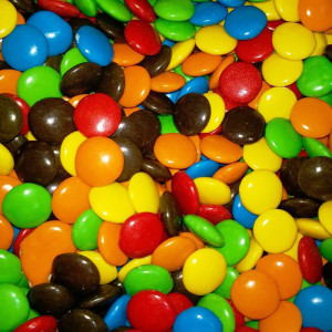 100 Grs - Rocklets - Lentejas De Chocolate Multicolor X 100 Grs